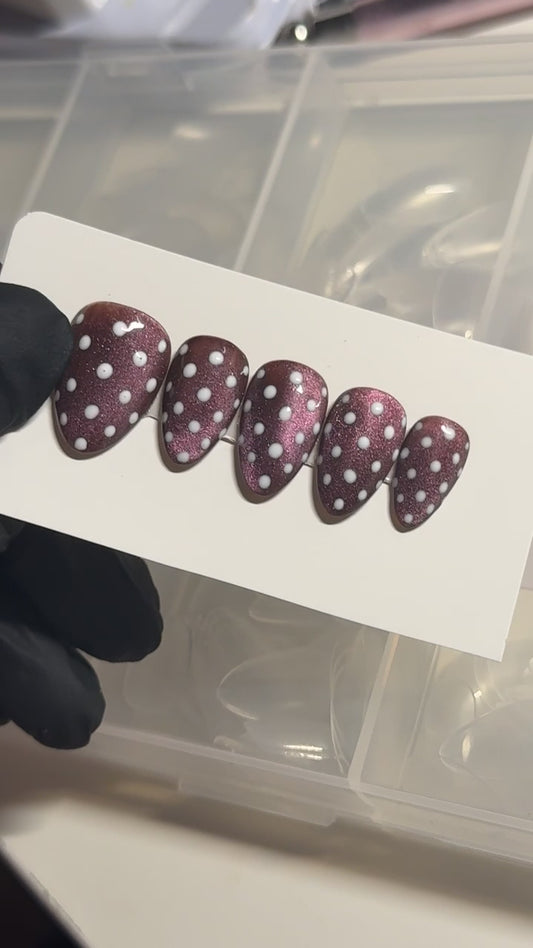 Cat eye polka dots